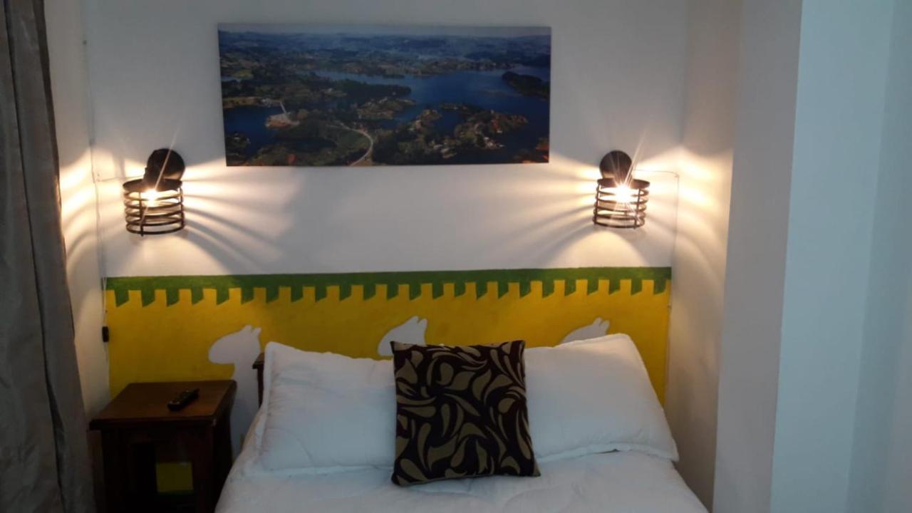 Hostel-Affordable Rooms With Private Bathroom San Juan Guatapé Eksteriør billede